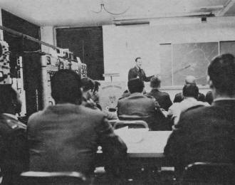 Advanced class in radar is given by the Signal Corps - RF Cafe